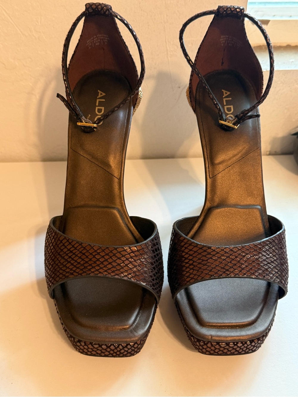 ALDO Hugs Gold Snake Serpent Platform Stiletto Heels Brown Size 9